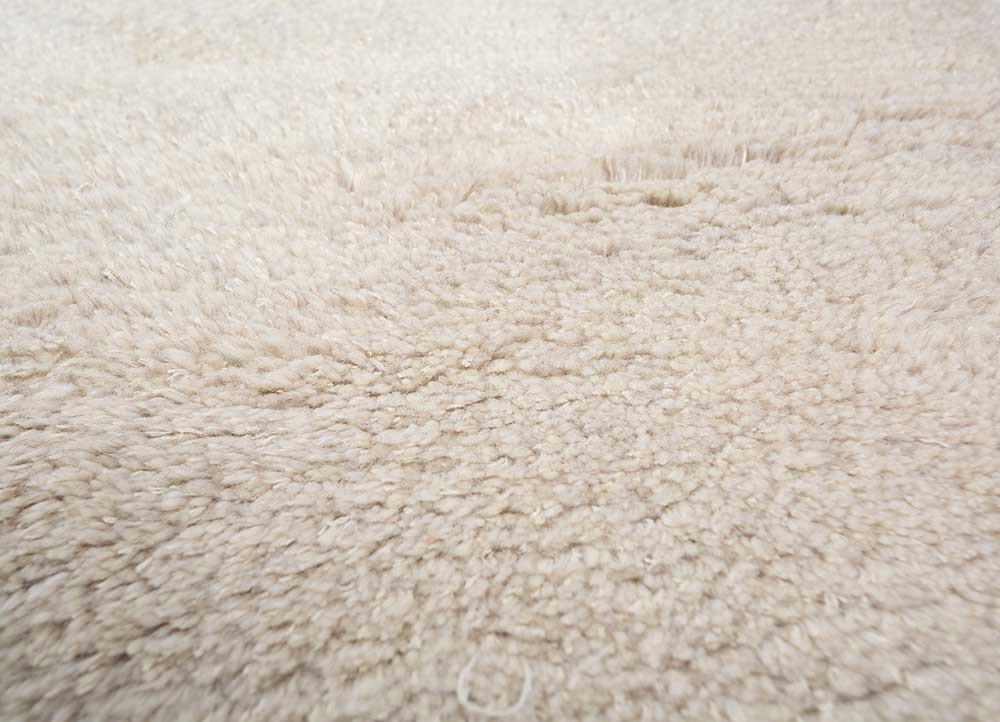 zuri beige and brown wool and silk hand knotted Rug - CloseUp