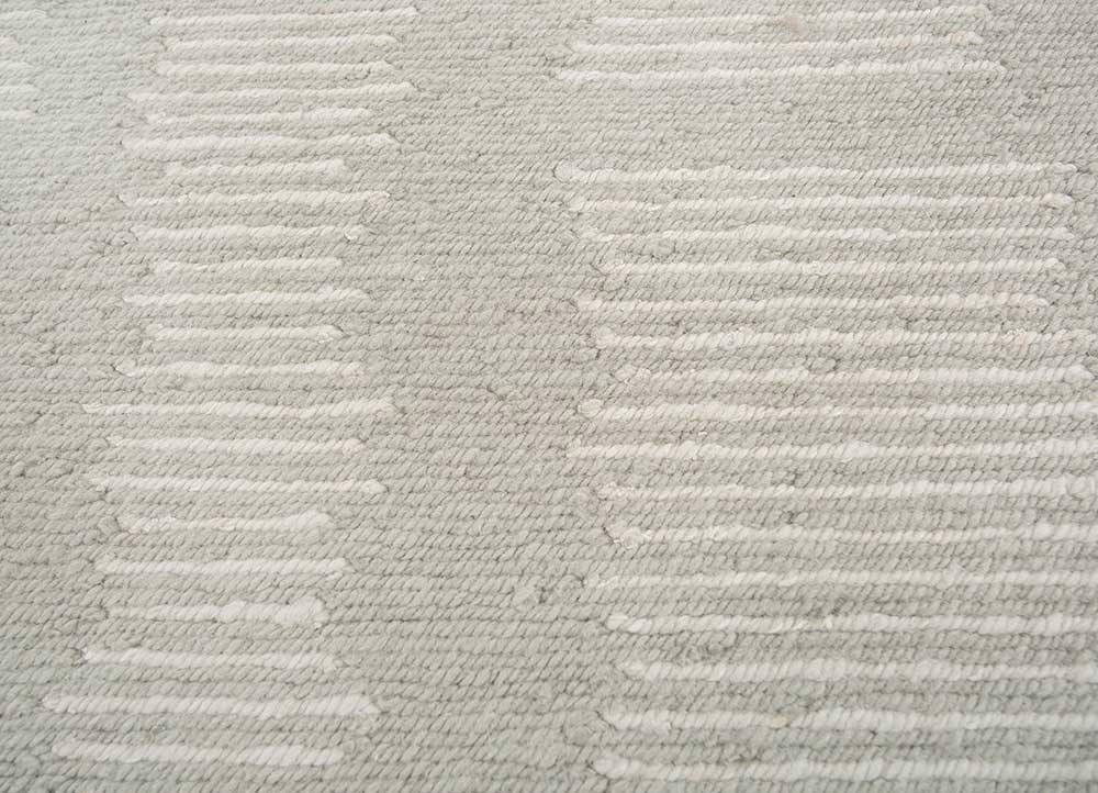 zuri grey and black wool and viscose hand knotted Rug - CloseUp