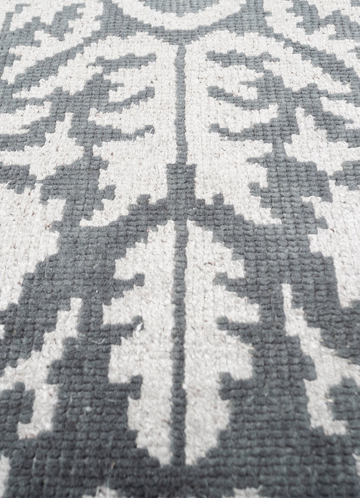 savana grey and black wool and viscose hand knotted Rug - CloseUp savana grey and black wool and viscose hand knotted Rug - CloseUp