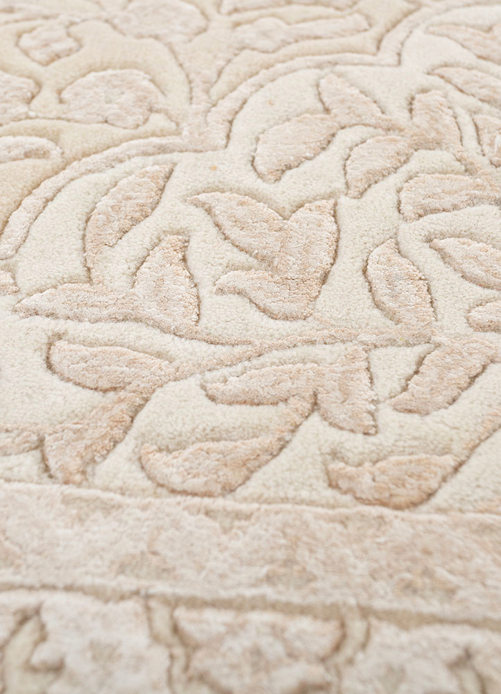 aurora ivory wool and viscose hand knotted Rug - CloseUp