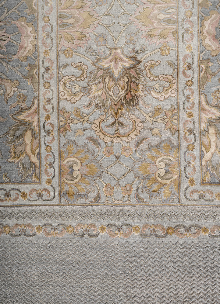 aurora grey and black wool and silk hand knotted Rug - CloseUp