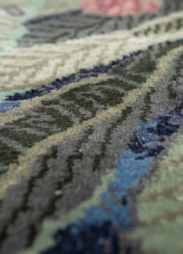 inde rose blue wool and silk hand knotted Rug - CloseUp