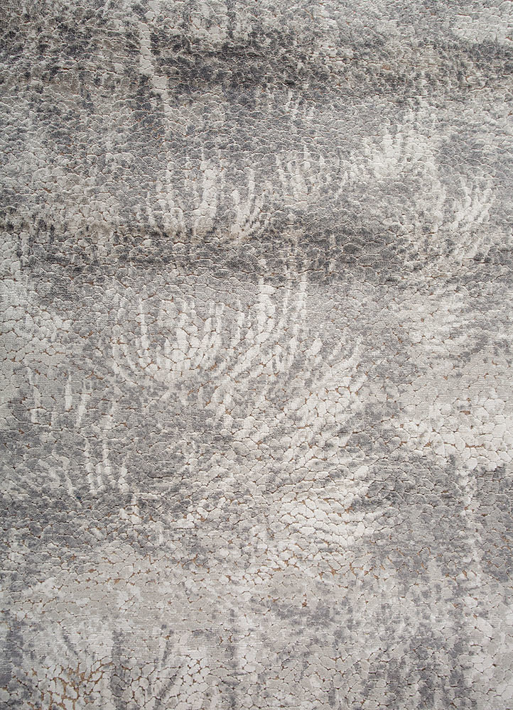 pansy ivory wool and bamboo silk hand knotted Rug - CloseUp