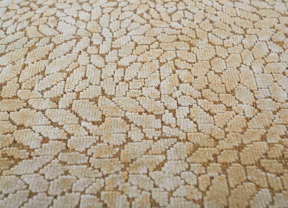 pansy beige and brown wool and bamboo silk hand knotted Rug - CloseUp