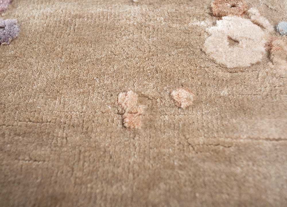 hidden by kavi ivory wool and bamboo silk hand knotted Rug - CloseUp hidden by kavi ivory wool and bamboo silk hand knotted Rug - CloseUp
