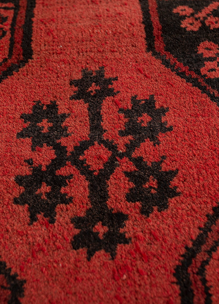 kiaan grey and black wool hand knotted Rug - CloseUp