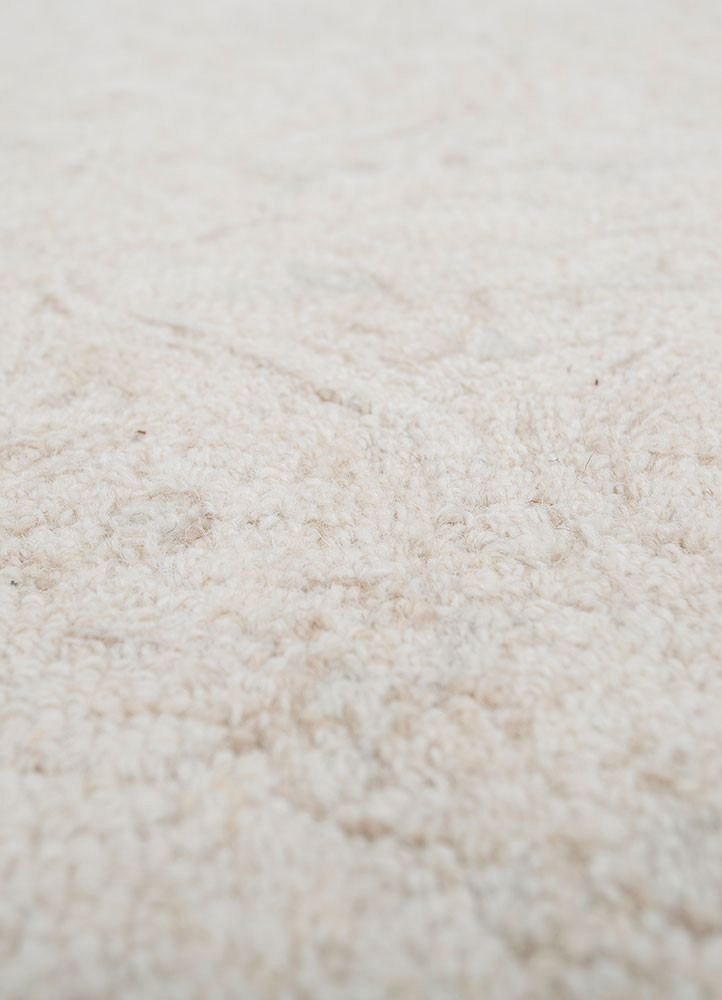 imara ivory wool hand tufted Rug - CloseUp