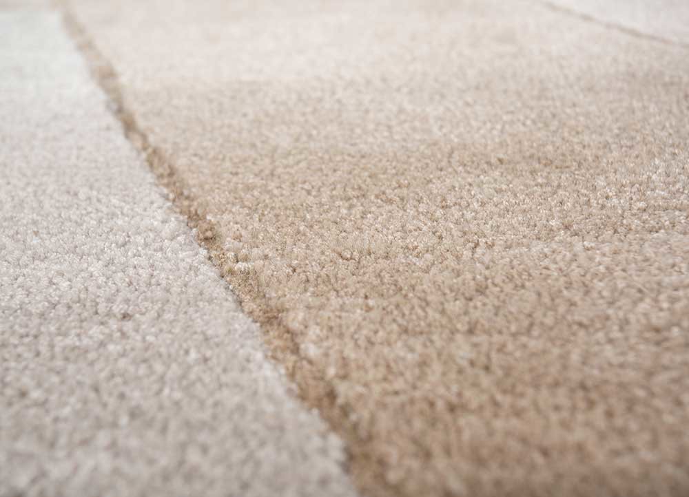 acar ivory wool and viscose hand tufted Rug - CloseUp