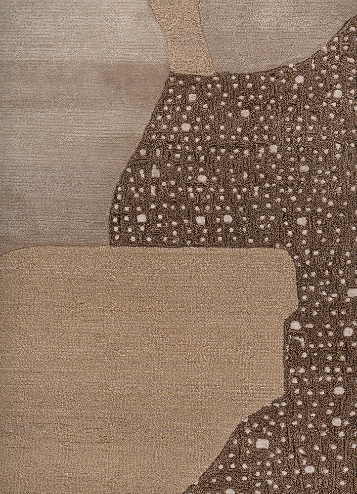 linear beige and brown wool and bamboo silk hand tufted Rug - CloseUp