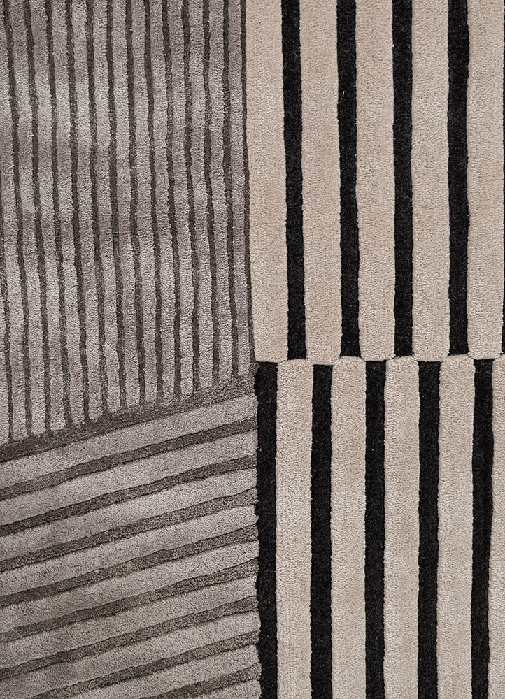 faces grey and black wool and viscose hand tufted Rug - CloseUp