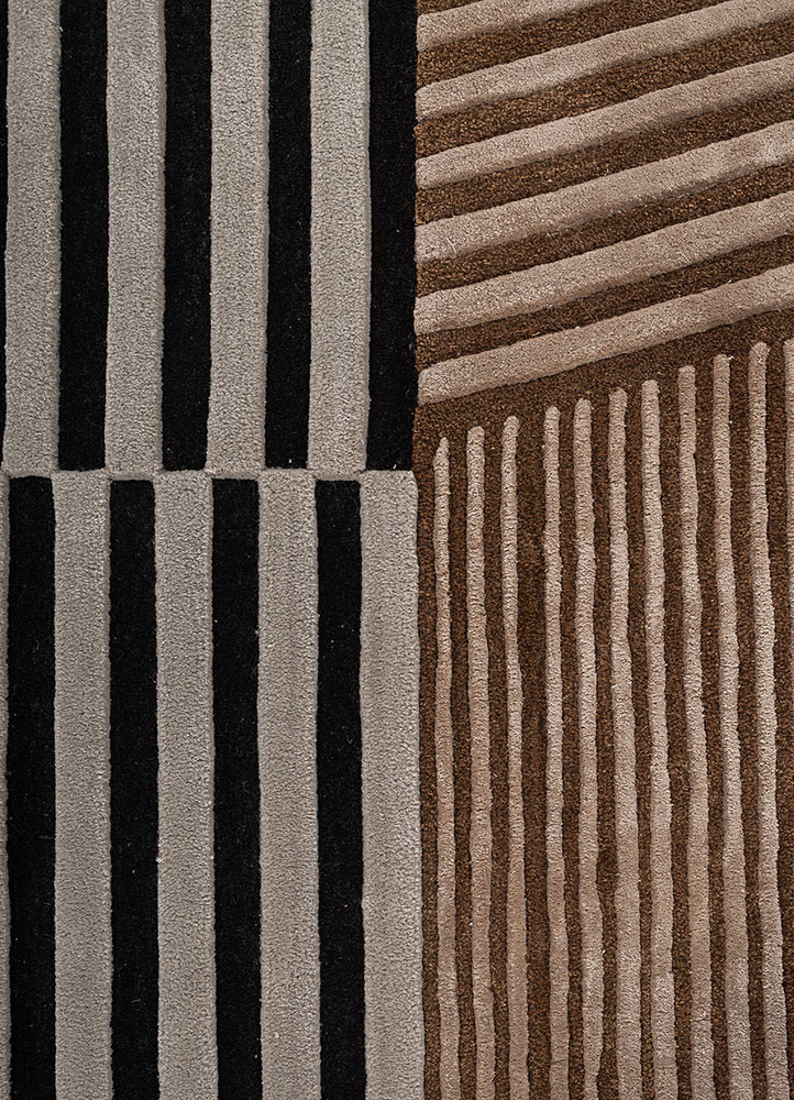 faces beige and brown wool and viscose hand tufted Rug - CloseUp