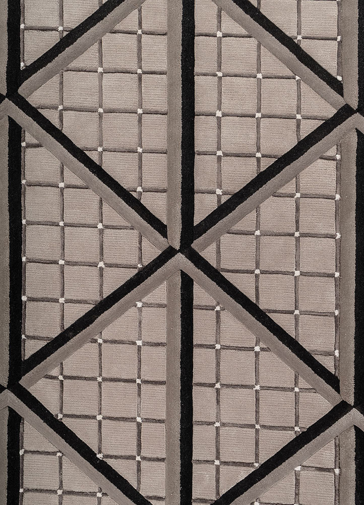 faces beige and brown wool and viscose hand tufted Rug - CloseUp