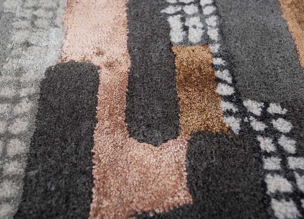 linear grey and black wool and viscose hand tufted Rug - CloseUp