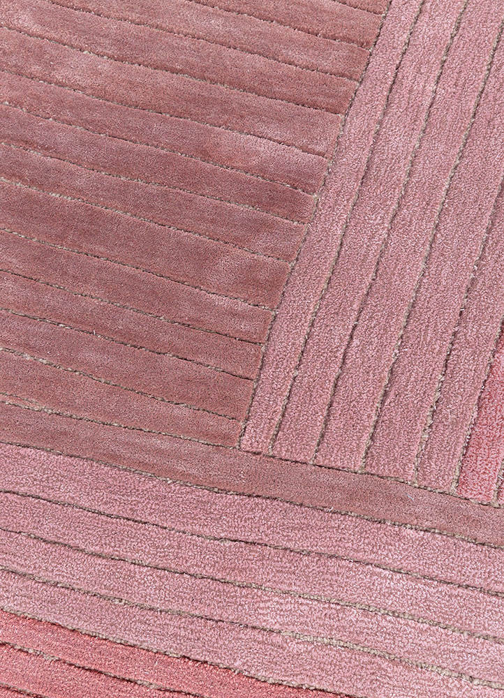 lucid pink and purple wool and viscose hand tufted Rug - CloseUp