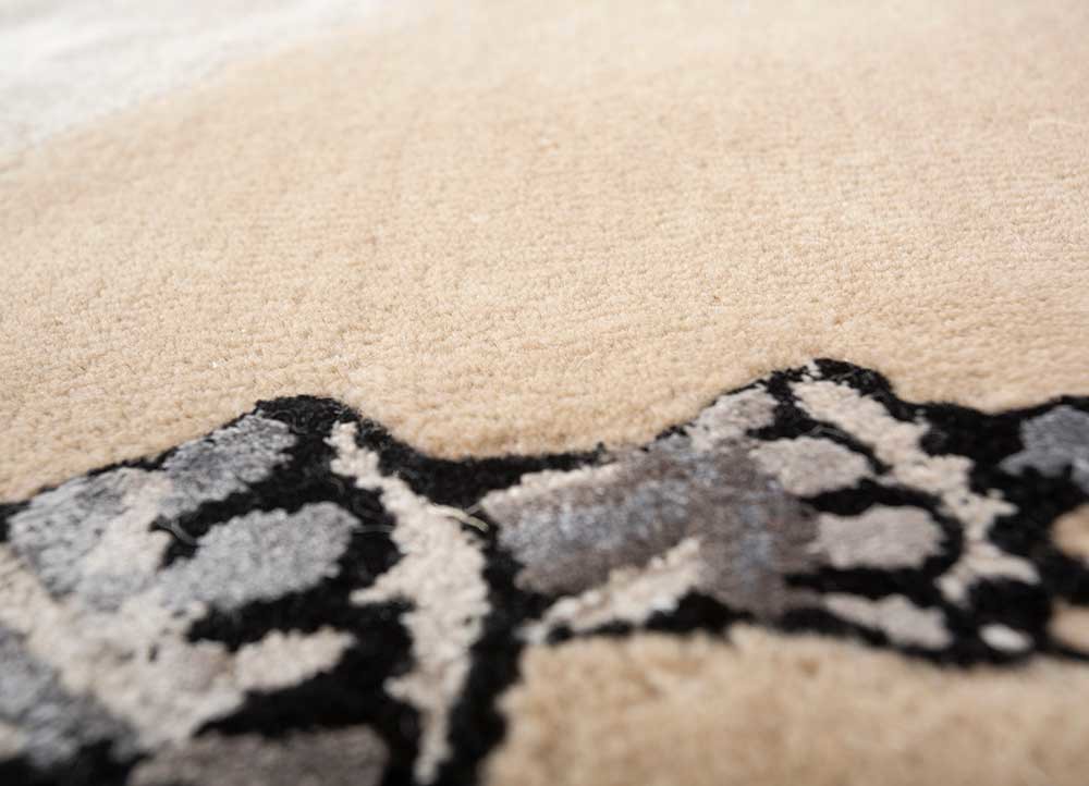 linear ivory wool and viscose hand tufted Rug - CloseUp