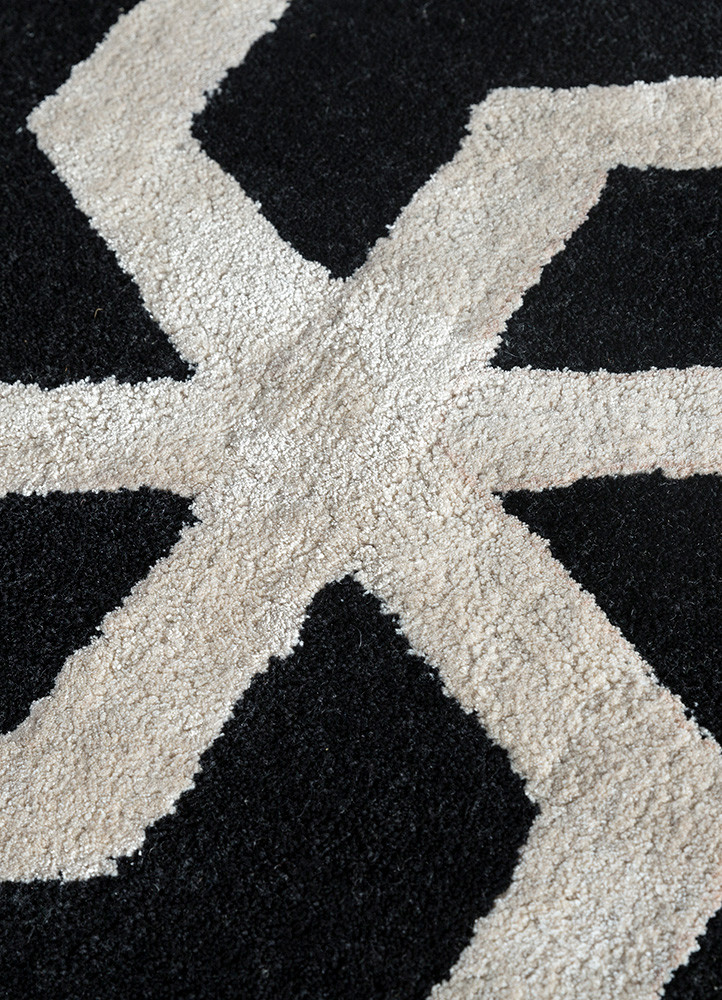 contour grey and black wool and viscose hand tufted Rug - CloseUp