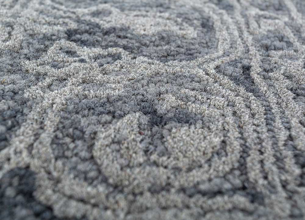 imara grey and black wool hand tufted Rug - CloseUp