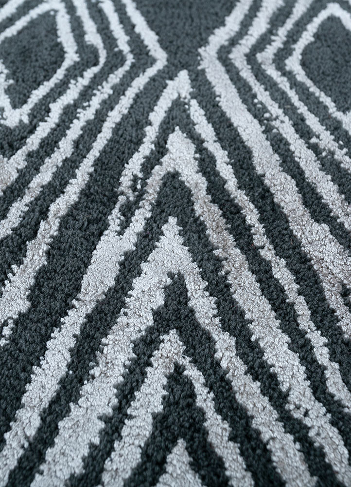 acar grey and black wool and viscose hand tufted Rug - CloseUp