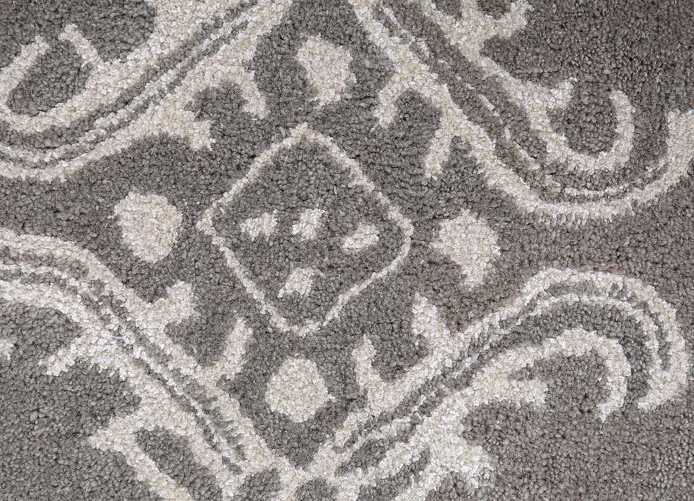 imara grey and black wool and viscose hand tufted Rug - CloseUp