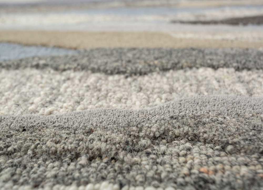 acar grey and black wool hand tufted Rug - CloseUp