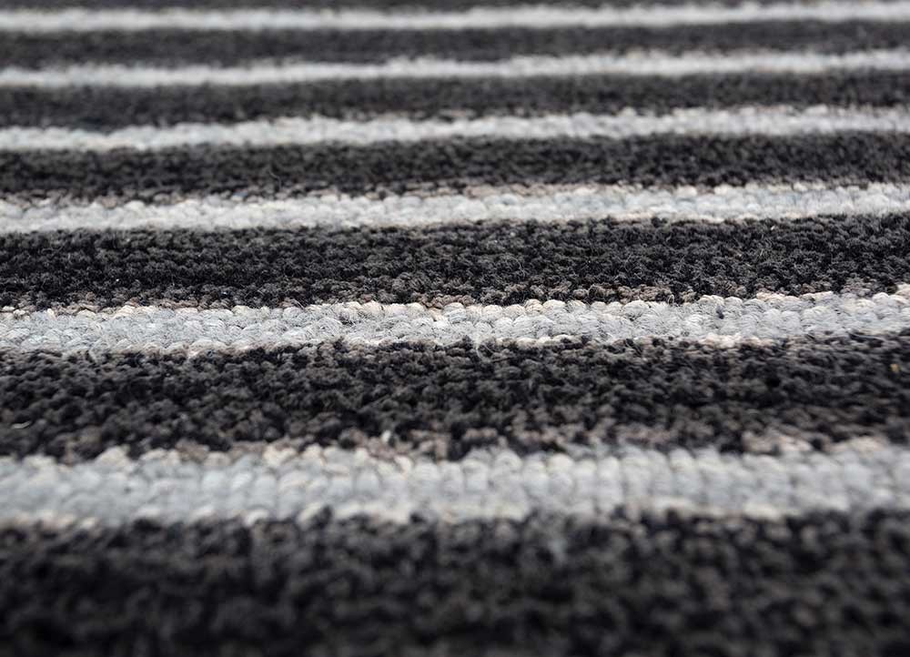 contour grey and black wool and viscose hand tufted Rug - CloseUp