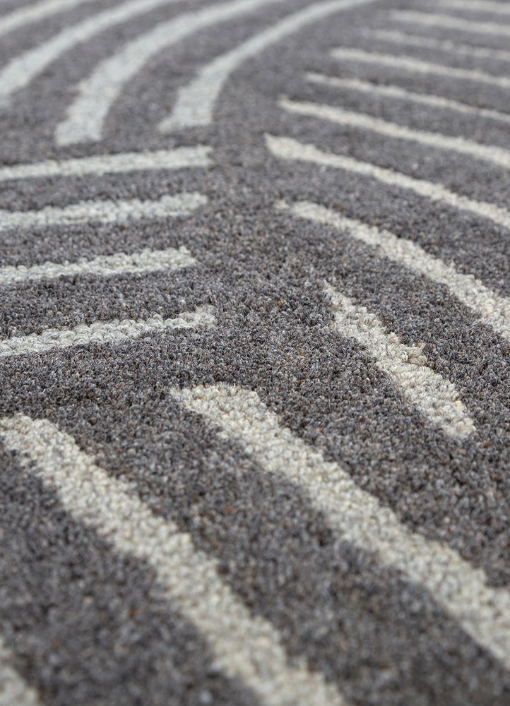 pathways grey and black wool and viscose hand tufted Rug - CloseUp