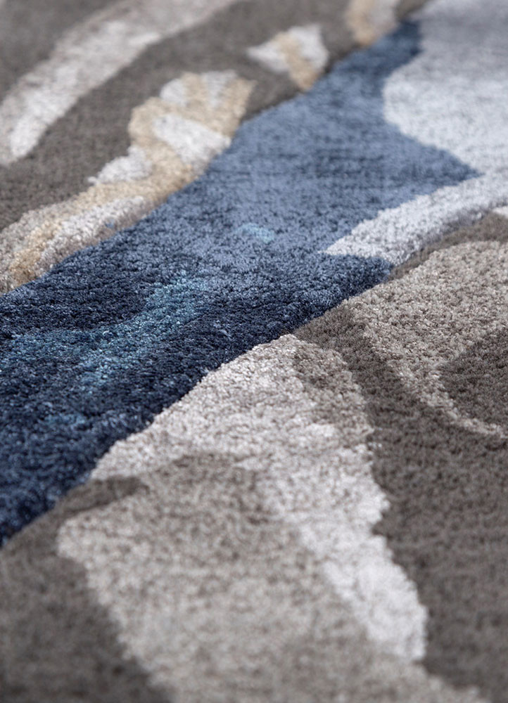 aurelia grey and black wool and viscose hand tufted Rug - CloseUp