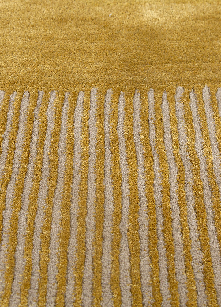 come around gold wool and viscose hand tufted Rug - CloseUp