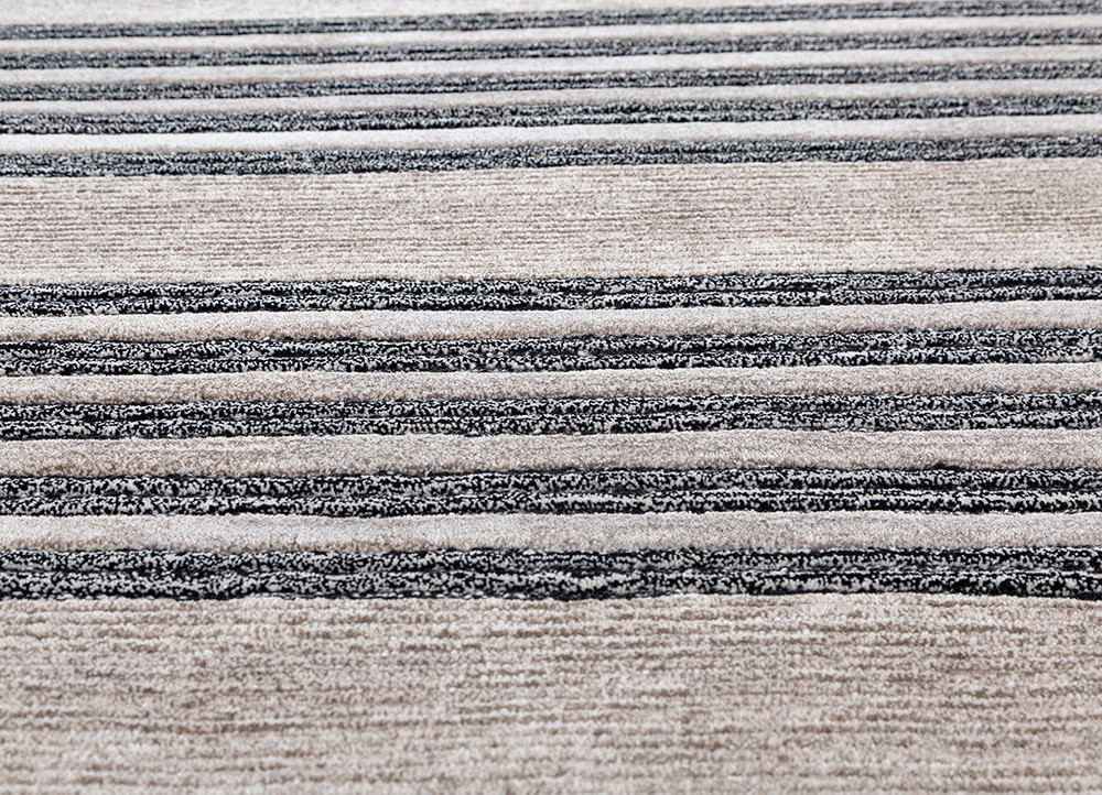 pathways ivory wool and viscose hand tufted Rug - CloseUp