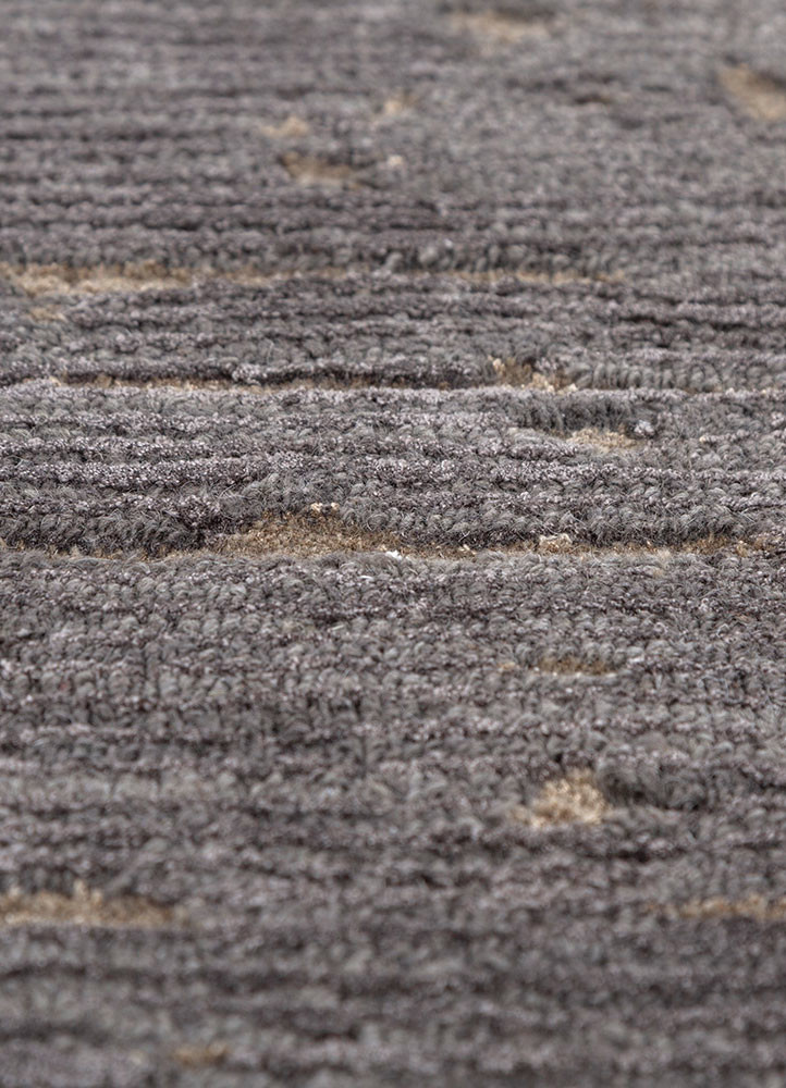 white noise grey and black wool and viscose hand tufted Rug - CloseUp