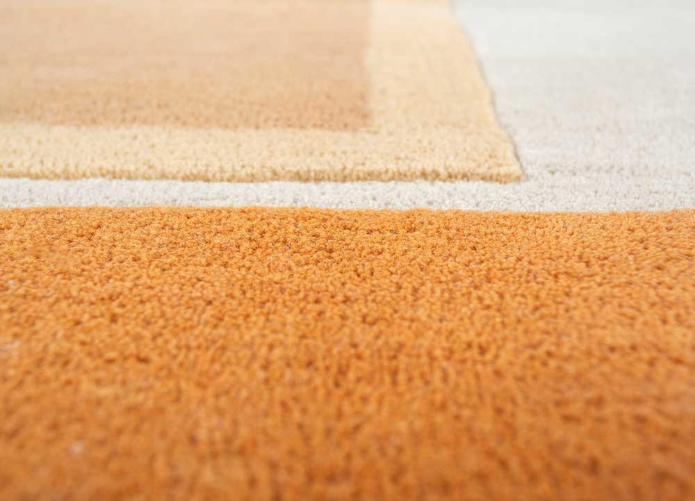 linear ivory wool hand tufted Rug - CloseUp