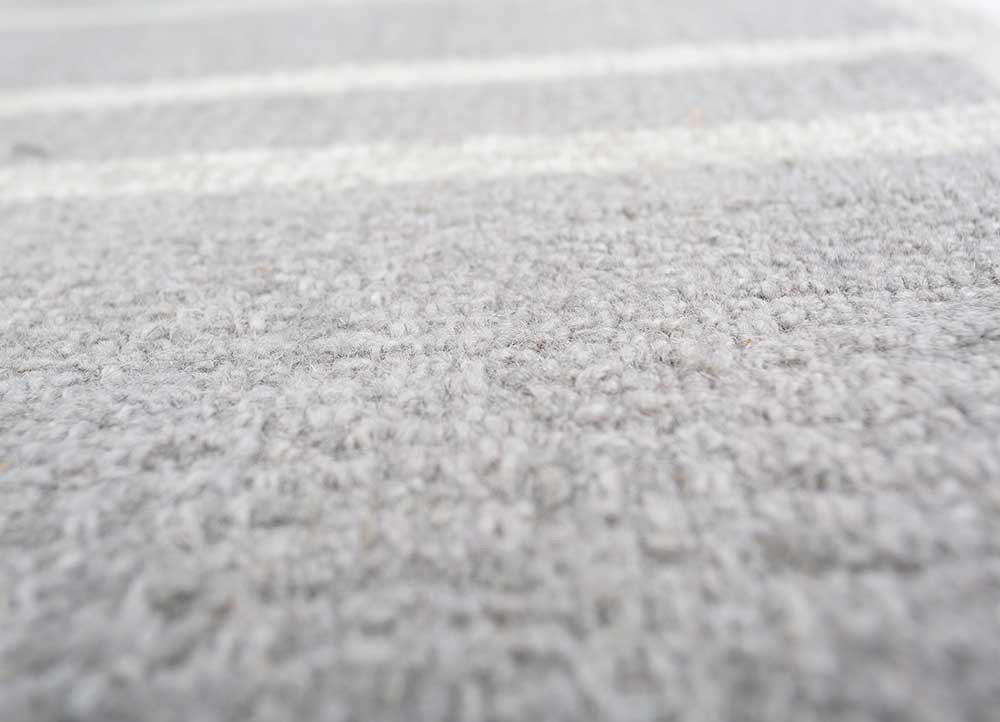 pathways grey and black wool hand tufted Rug - CloseUp