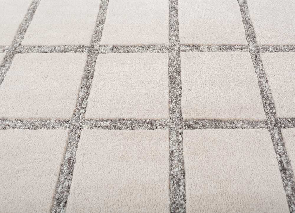 linear ivory wool hand tufted Rug - CloseUp