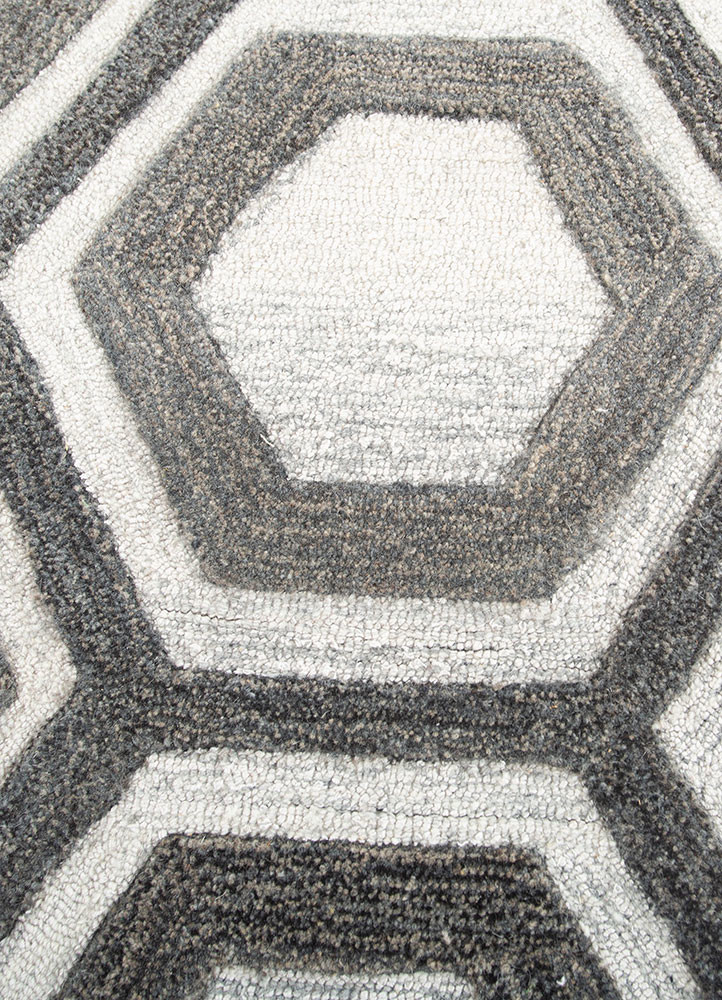 contour grey and black wool hand tufted Rug - CloseUp