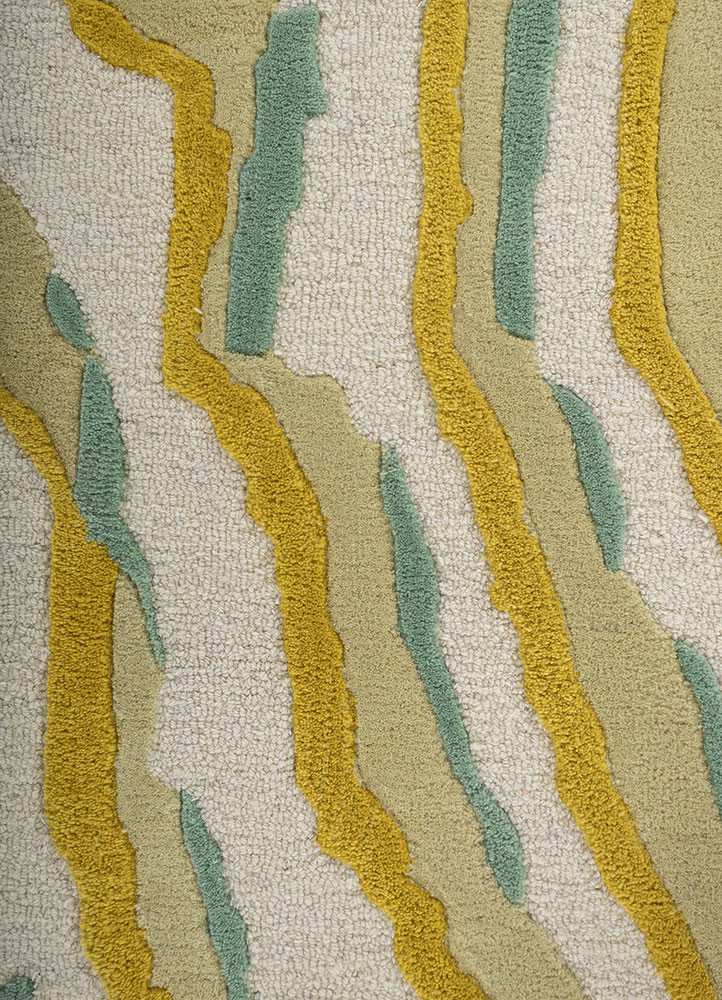 linear ivory wool hand tufted Rug - CloseUp