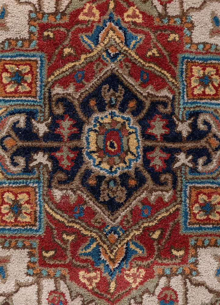 mythos ivory wool hand tufted Rug - CloseUp mythos ivory wool hand tufted Rug - CloseUp