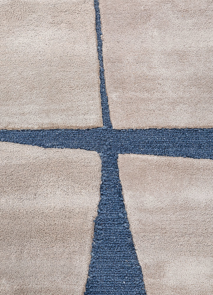 white noise grey and black wool and viscose hand tufted Rug - CloseUp