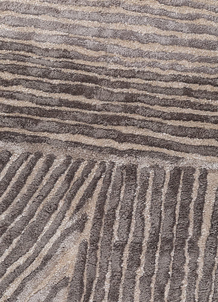 lucid ivory viscose hand tufted Rug - CloseUp