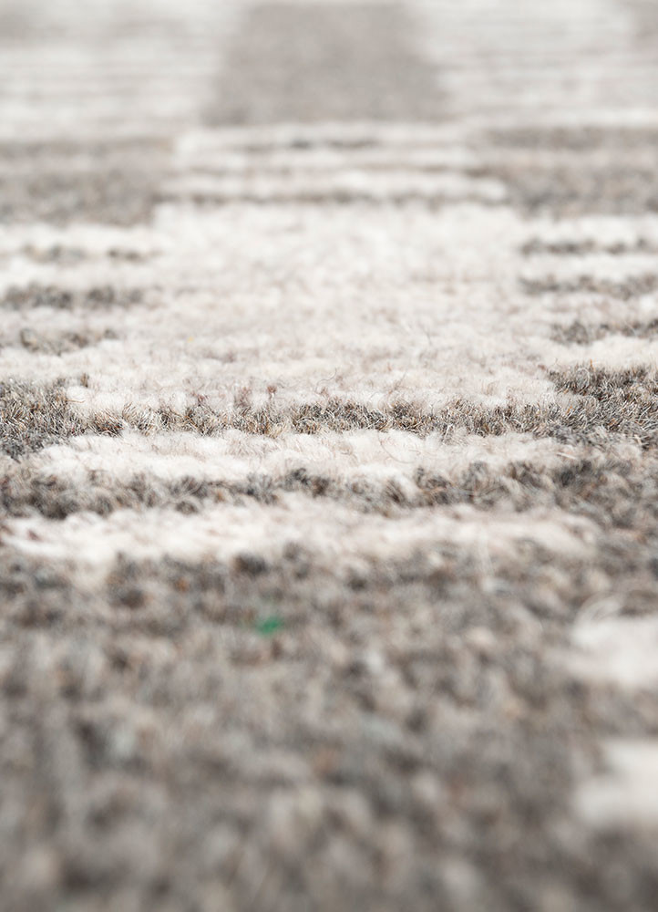 basis grey and black wool hand loom Rug - CloseUp