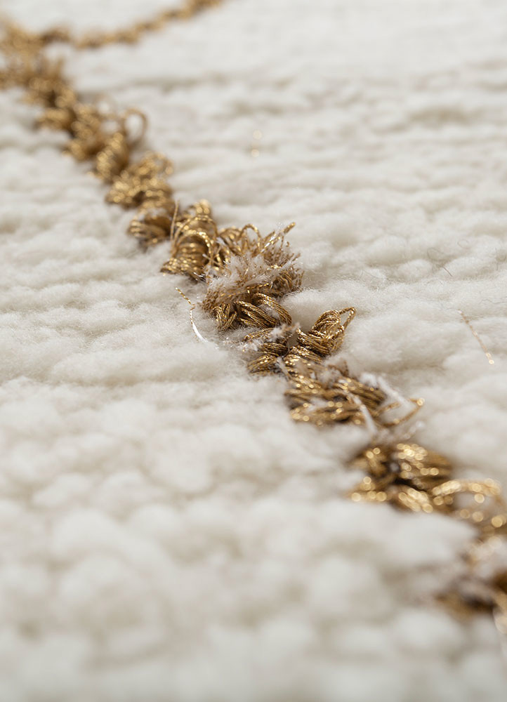 aprezo ivory wool hand loom Rug - CloseUp