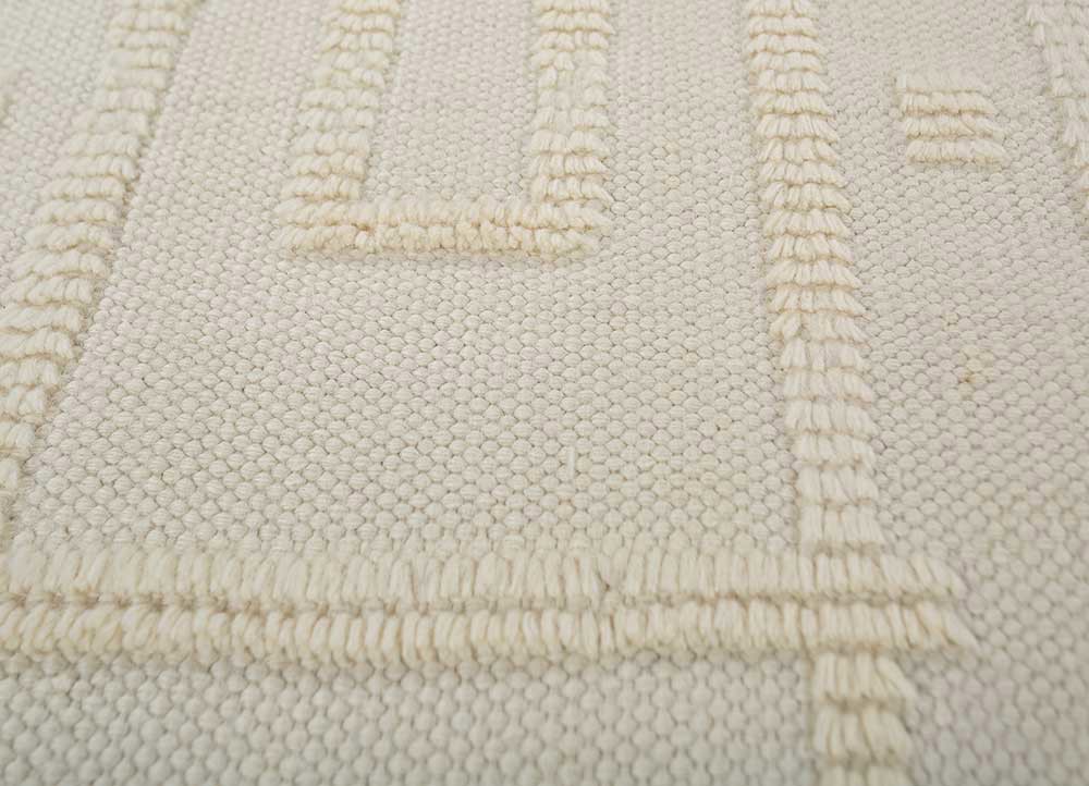 zuri ivory wool hand knotted Rug - CloseUp
