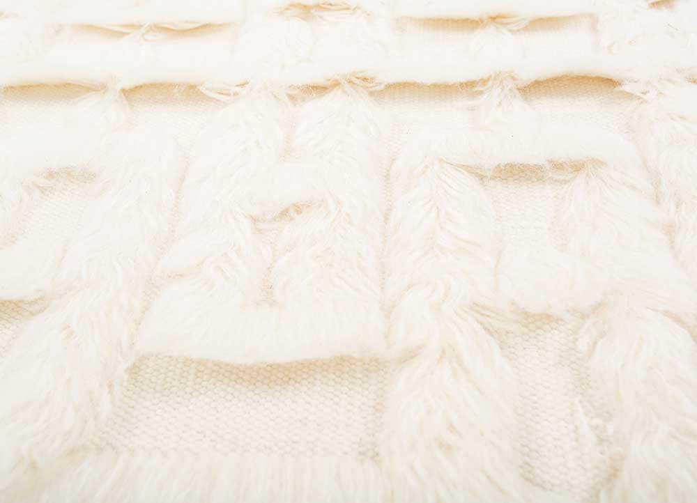 zuri ivory wool hand knotted Rug - CloseUp