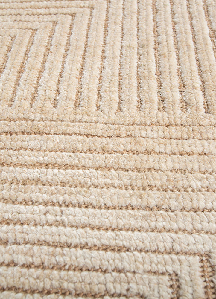 aprezo ivory bamboo silk hand knotted Rug - CloseUp