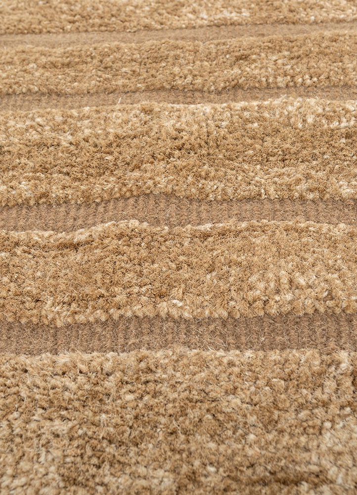 azalea beige and brown wool and silk hand knotted Rug - CloseUp