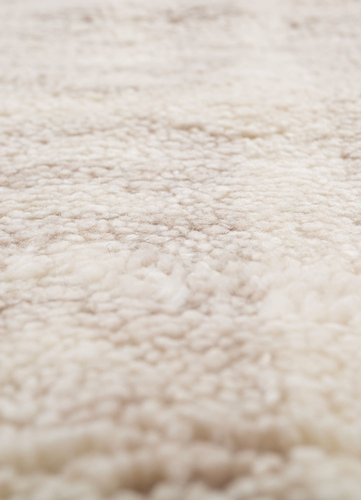 manifest ivory wool hand knotted Rug - CloseUp manifest ivory wool hand knotted Rug - CloseUp