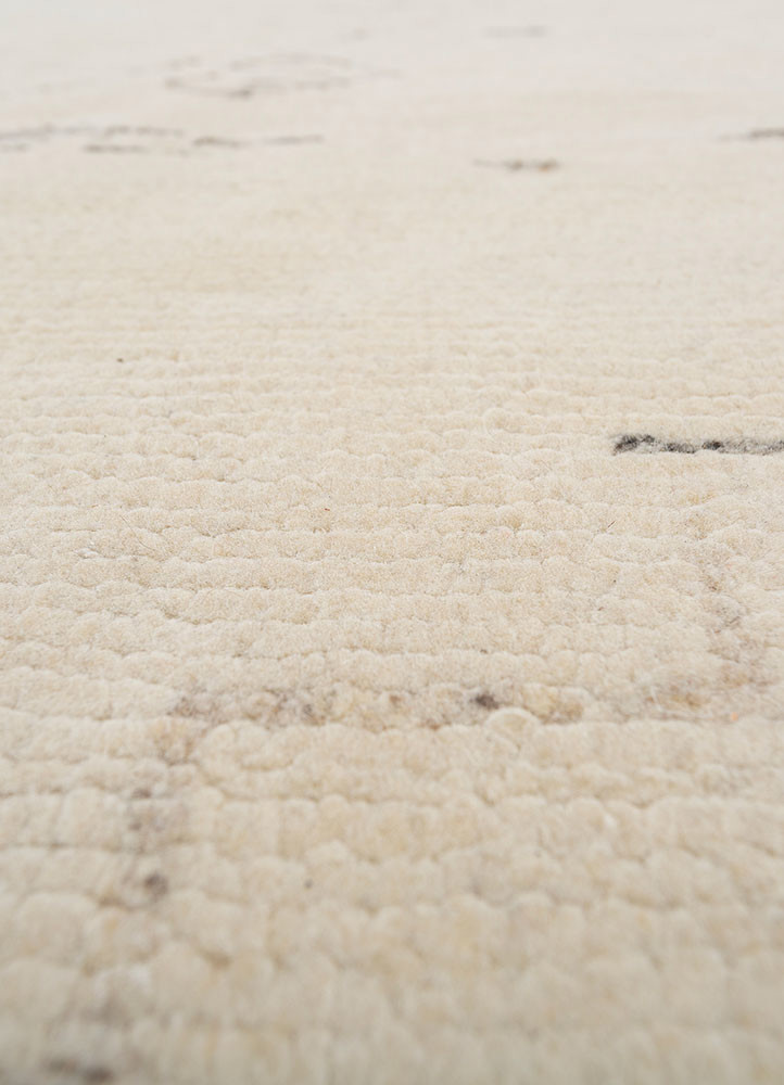 thyme ivory wool hand knotted Rug - CloseUp thyme ivory wool hand knotted Rug - CloseUp