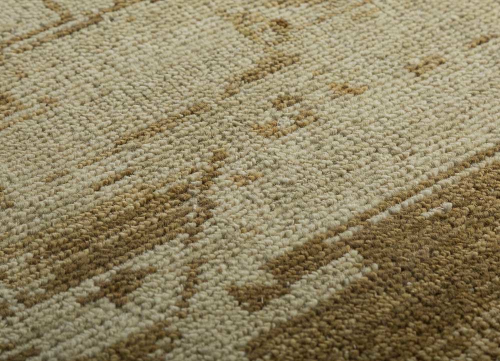manifest gold wool hand knotted Rug - CloseUp