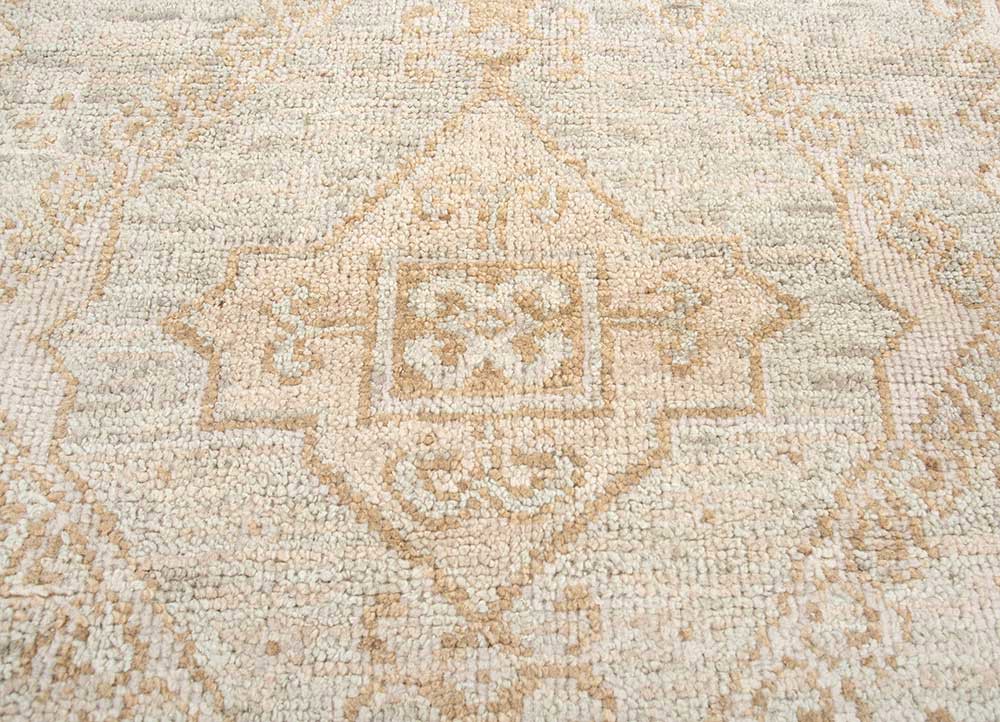 thyme ivory wool hand knotted Rug - CloseUp