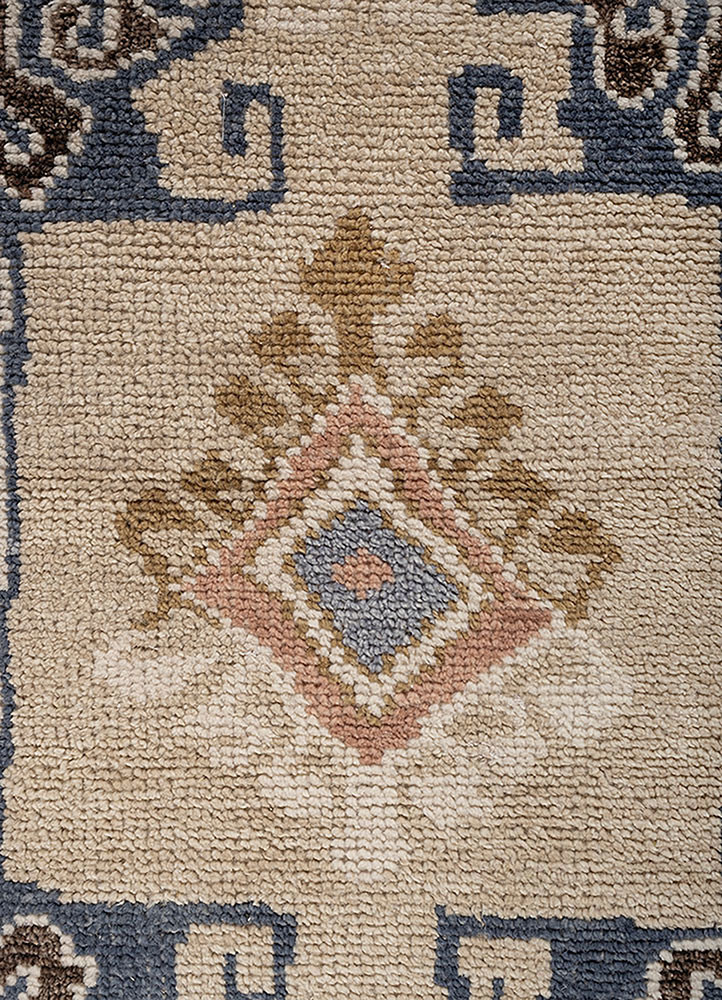 aprezo beige and brown wool hand knotted Rug - CloseUp aprezo beige and brown wool hand knotted Rug - CloseUp