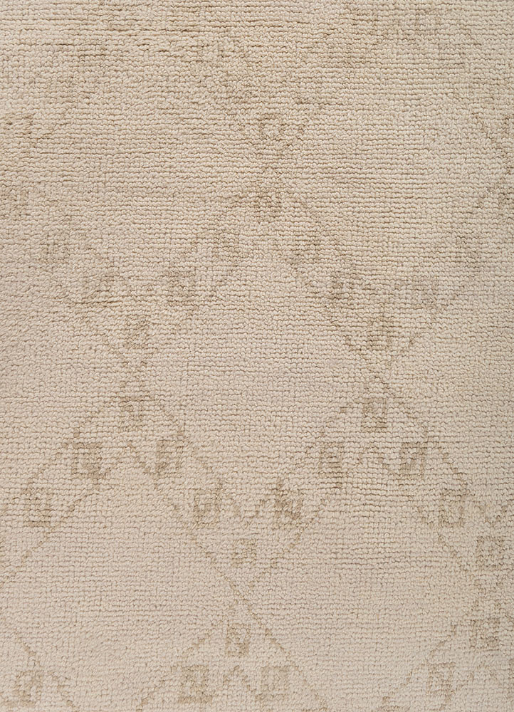 manifest ivory wool hand knotted Rug - CloseUp